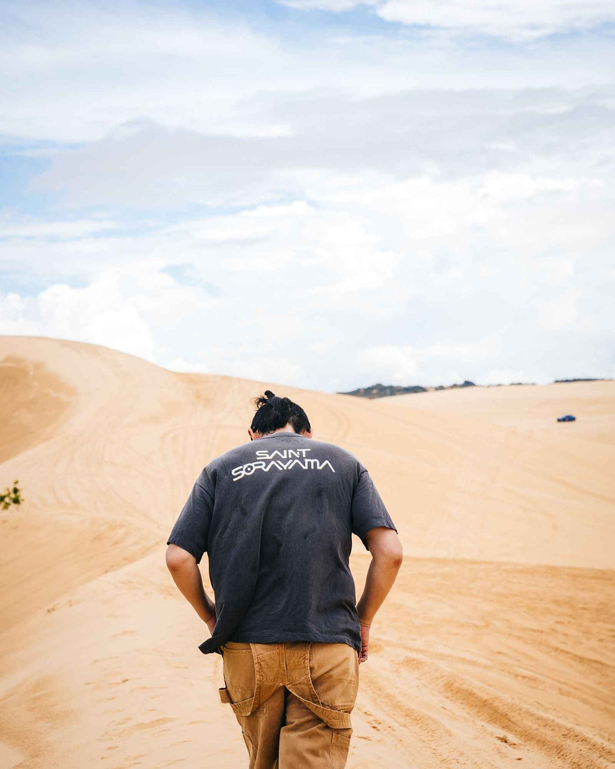Saint Mxxxxxx xOver 空山基 - T-REX SRYM_SS TEE