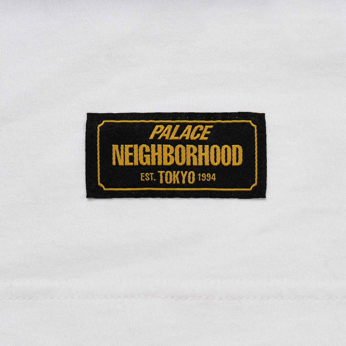 PALACE xOver NEIGHBORHOOD - Pocket Tee (白色)
