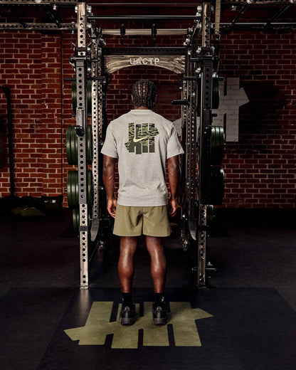 UNDEFEATED xOver Nike - ACTP X NIKE NRG PRIMARY 短袖 Tee (白色)