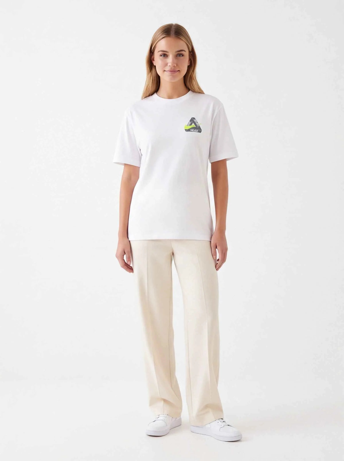 PALACE xOver Nike - Tri Swoosh Tee (白色)