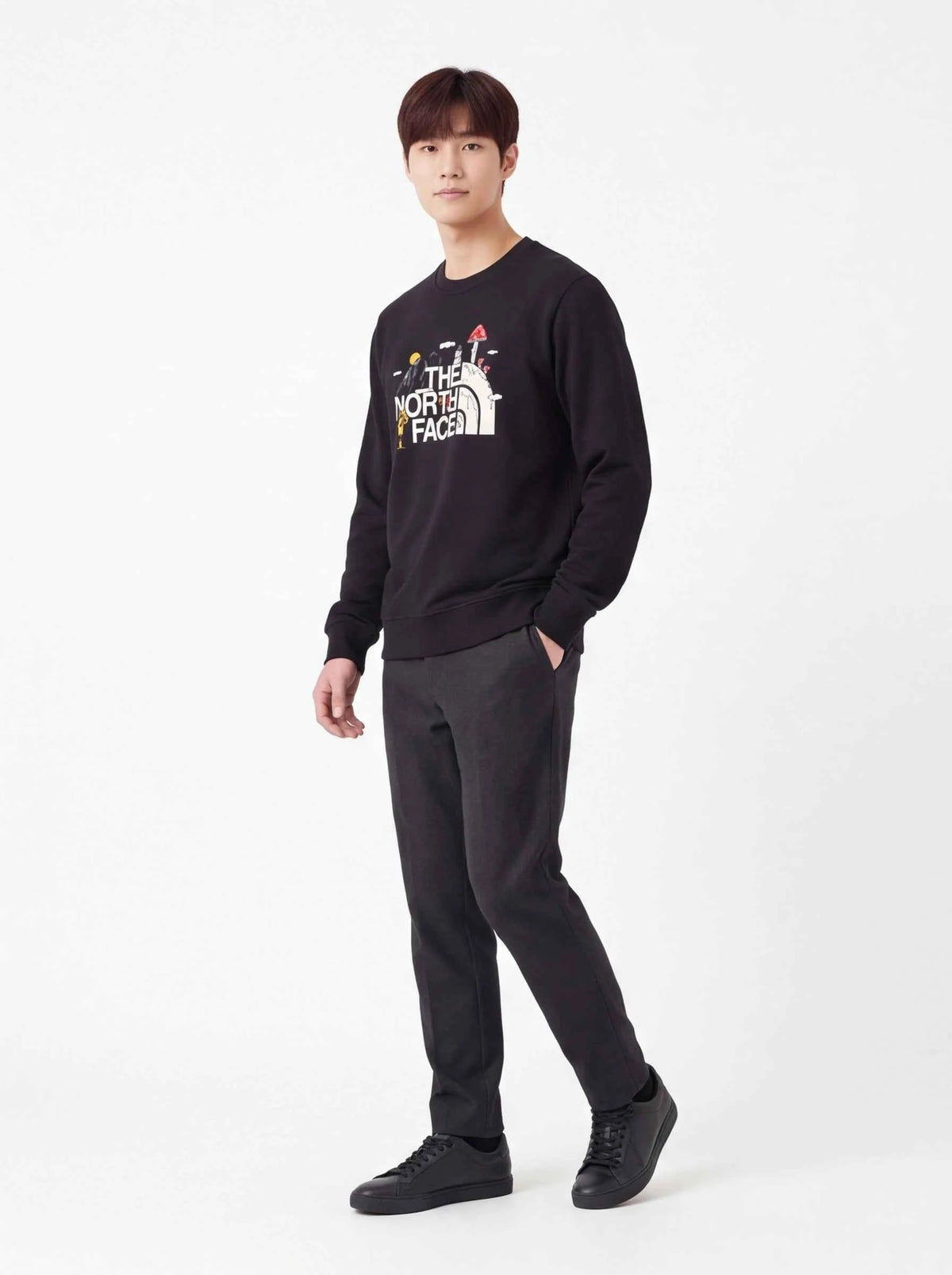 The North Face xOver Uncle Belly - 趣味印花長袖大學T (黑色)
