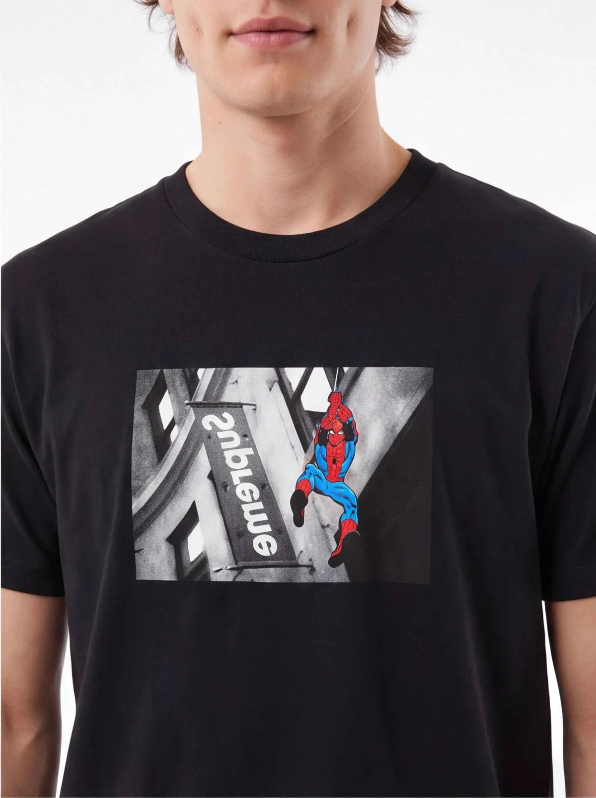 Supreme xOver 蜘蛛人 - 蜘蛛人Tee (黑色)