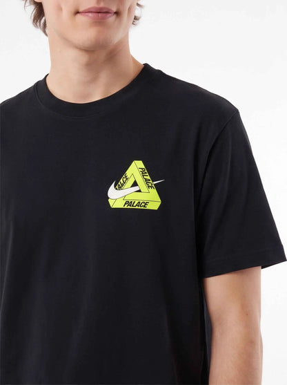 PALACE xOver Nike - Tri Swoosh Tee (黑色)