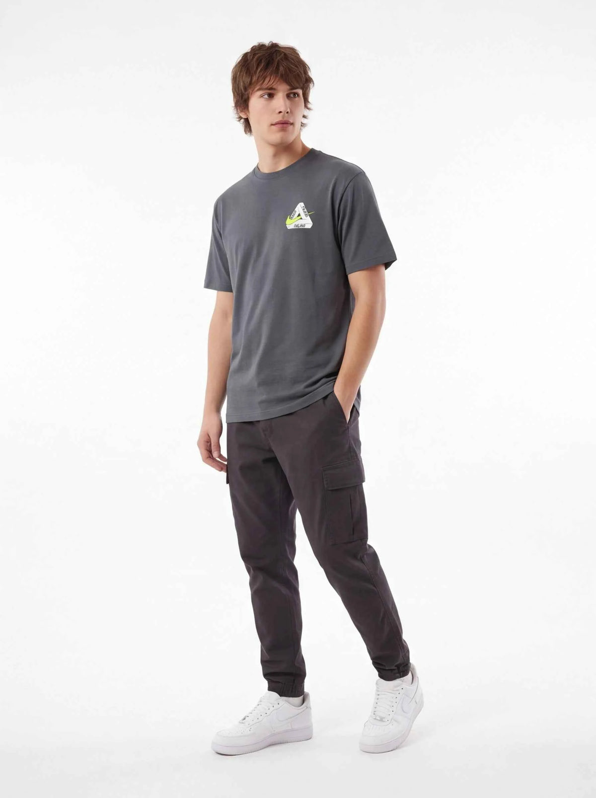 PALACE xOver Nike - Tri Swoosh Tee (深灰色)