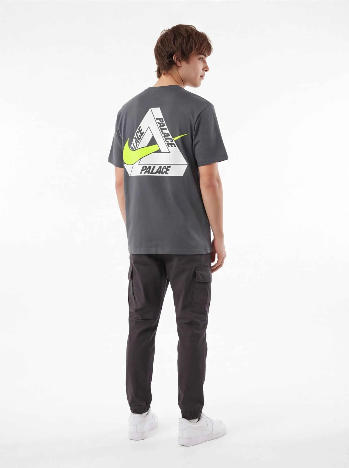 PALACE xOver Nike - Tri Swoosh Tee (深灰色)